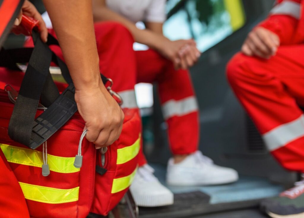 Tragedia na Białołęce: 16-latek zderza się z tramwajem podczas godzin szczytu