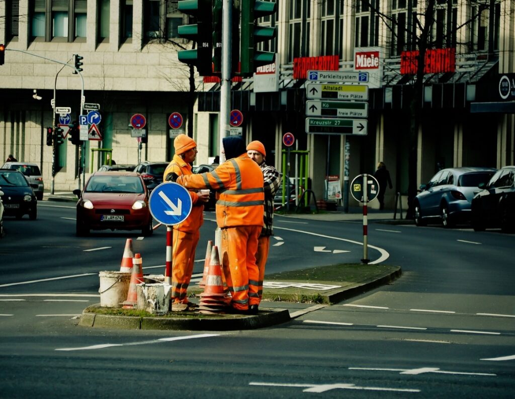 Postęp prac konstrukcyjnych na Tajemnej – budowa jezdni w toku